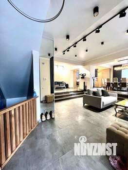 Дом 400м², 3-этажный, участок 9 сот.