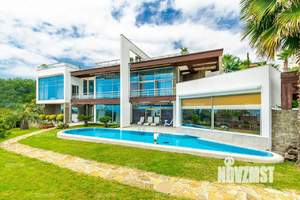 Дом 470м², 2-этажный, участок 15 сот.