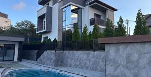 Дом 180м², 2-этажный, участок 10 сот.