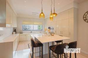 Коттедж 968м², 5-этажный, участок 14 сот.