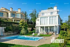 Дом 350м², 3-этажный, участок 42 сот.