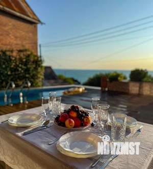 Дом 220м², 3-этажный, участок 5 сот.