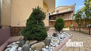 Дом 230м², 3-этажный, участок 6 сот.