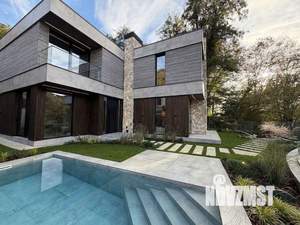 Дом 300м², 2-этажный, участок 6 сот.