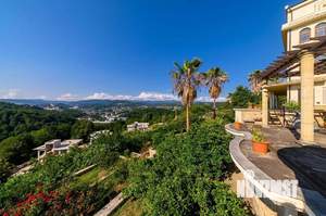 Дом 780м², 3-этажный, участок 120 сот.