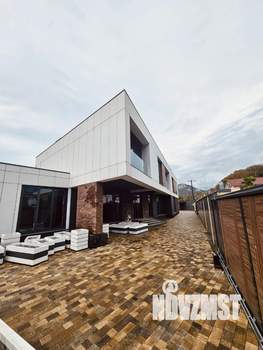 Дом 320м², 2-этажный, участок 4 сот.