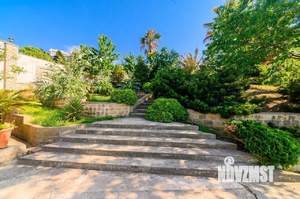 Дом 780м², 3-этажный, участок 120 сот.