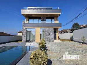 Дом 270м², 3-этажный, участок 6 сот.