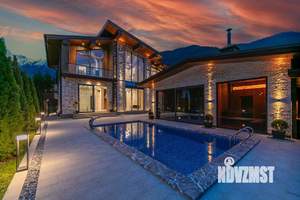 Дом 286м², 2-этажный, участок 8 сот.