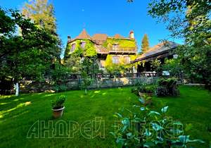 Дом 428м², 3-этажный, участок 21 сот.