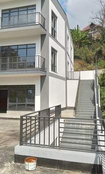 Дом 300м², 3-этажный, участок 5 сот.