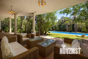 Дом 865м², 2-этажный, участок 20 сот.