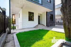 Дом 290м², 3-этажный, участок 3 сот.