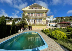 Дом 285м², 3-этажный, участок 10 сот.