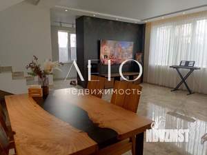 Коттедж 210м², 2-этажный, участок 5 сот.