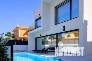 Коттедж 280м², 2-этажный, участок 9 сот.