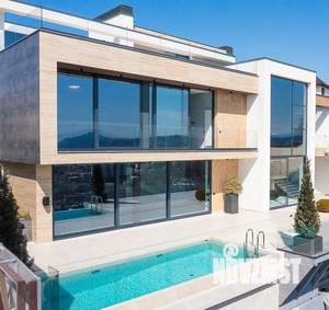 Коттедж 320м², 2-этажный, участок 10 сот.