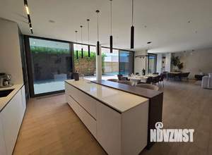 Дом 189м², 2-этажный, участок 8 сот.