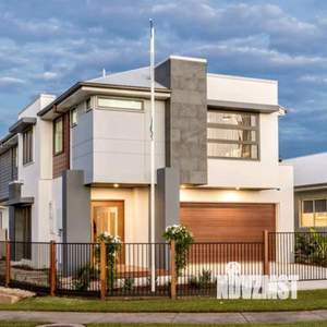 Дом 279м², 2-этажный, участок 8 сот.