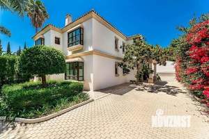 Дом 350м², 2-этажный, участок 10 сот.