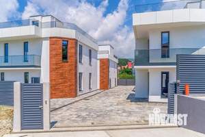 Дом 721м², 2-этажный, участок 25 сот.