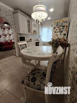 Дом 218м², 3-этажный, участок 3 сот.