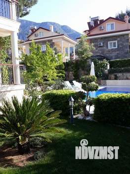 Дом 220м², 3-этажный, участок 6 сот.