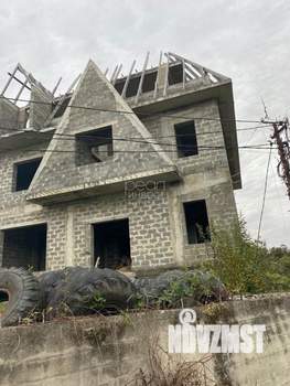 Дом 610м², 3-этажный, участок 6 сот.