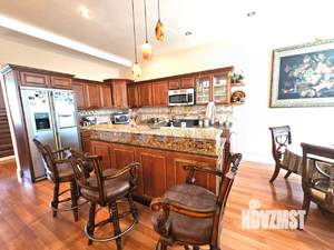 Дом 438м², 3-этажный, участок 6 сот.