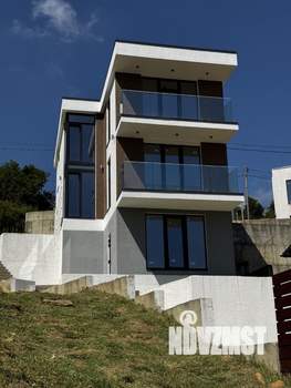 Дом 195м², 3-этажный, участок 4 сот.