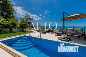 Коттедж 300м², 2-этажный, участок 6 сот.