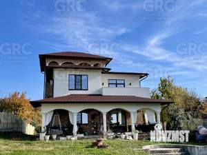 Дом 300м², 3-этажный, участок 15 сот.