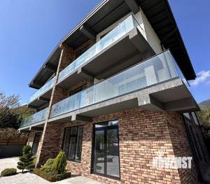 Дом 500м², 3-этажный, участок 8 сот.