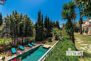 Дом 350м², 2-этажный, участок 10 сот.