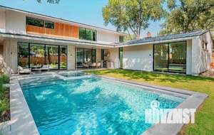 Дом 280м², 2-этажный, участок 8 сот.