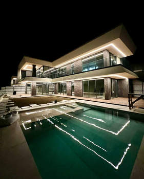 Дом 350м², 3-этажный, участок 7 сот.