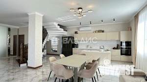 Дом 279м², 3-этажный, участок 6 сот.