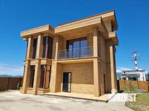 Коттедж 300м², 3-этажный, участок 5 сот.