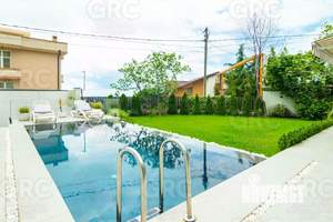 Дом 220м², 2-этажный, участок 8 сот.