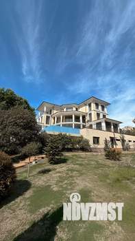 Дом 1210м², 3-этажный, участок 27 сот.