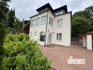 Коттедж 140м², 3-этажный, участок 7 сот.