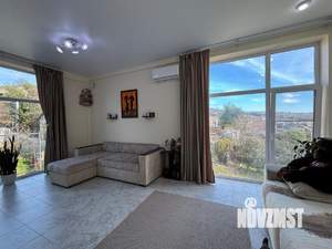 Дом 271м², 3-этажный, участок 6 сот.