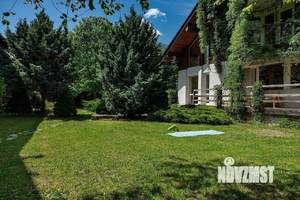 Дом 250м², 3-этажный, участок 15 сот.