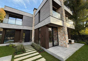 Дом 300м², 2-этажный, участок 6 сот.