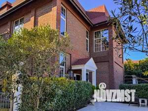 Коттедж 240м², 3-этажный, участок 7 сот.