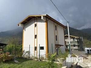 Дом 300м², 3-этажный, участок 5 сот.