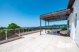 Дом 260м², 3-этажный, участок 9 сот.