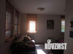 Дом 437м², 3-этажный, участок 8 сот.