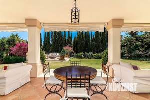 Дом 350м², 2-этажный, участок 10 сот.