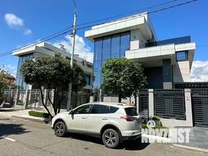 Коттедж 280м², 3-этажный, участок 9 сот.